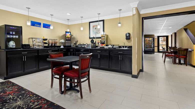 <b>Best Western Kenosha Inn Restaurant</b>. Images powered by <a href="https://iceportal.shijigroup.com/" title="IcePortal" target="_blank">IcePortal</a>.