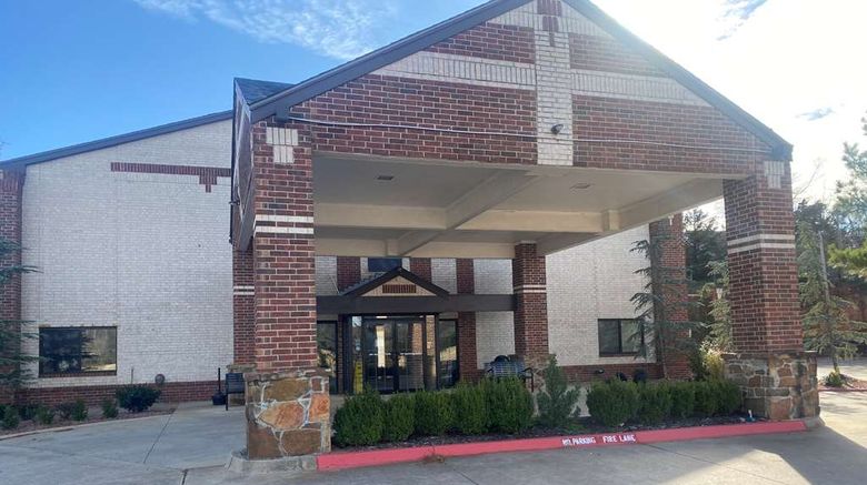 <b>SureStay Plus by Best Western Edmond Exterior</b>. Images powered by <a href="https://iceportal.shijigroup.com/" title="IcePortal" target="_blank">IcePortal</a>.