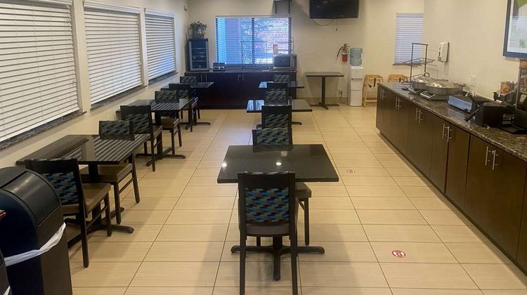 SureStay Plus by Best Western Edmond Restaurant