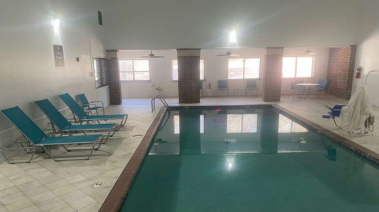 <b>SureStay Plus by Best Western Edmond Pool</b>. Images powered by <a href="https://iceportal.shijigroup.com/" title="IcePortal" target="_blank">IcePortal</a>.