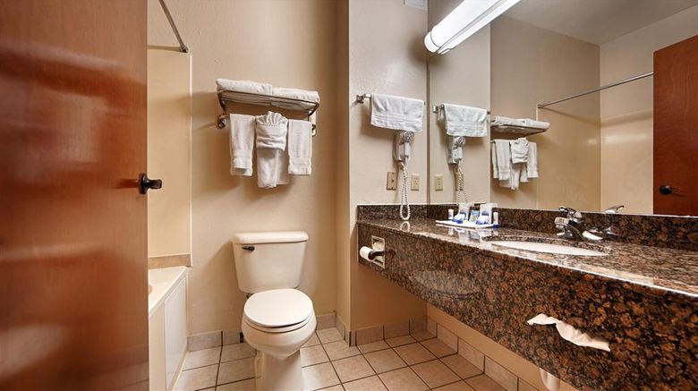<b>SureStay Plus by Best Western Edmond Room</b>. Images powered by <a href="https://iceportal.shijigroup.com/" title="IcePortal" target="_blank">IcePortal</a>.