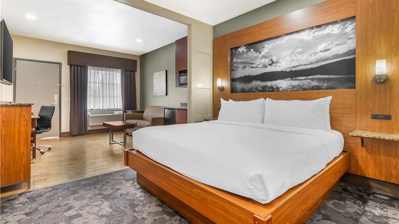 <b>Best Western Plus Yukon Suite</b>. Images powered by <a href="https://iceportal.shijigroup.com/" title="IcePortal" target="_blank">IcePortal</a>.