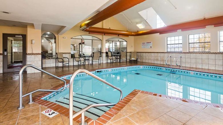 <b>Best Western Plus Tulsa Inn & Suites Pool</b>. Images powered by <a href="https://iceportal.shijigroup.com/" title="IcePortal" target="_blank">IcePortal</a>.