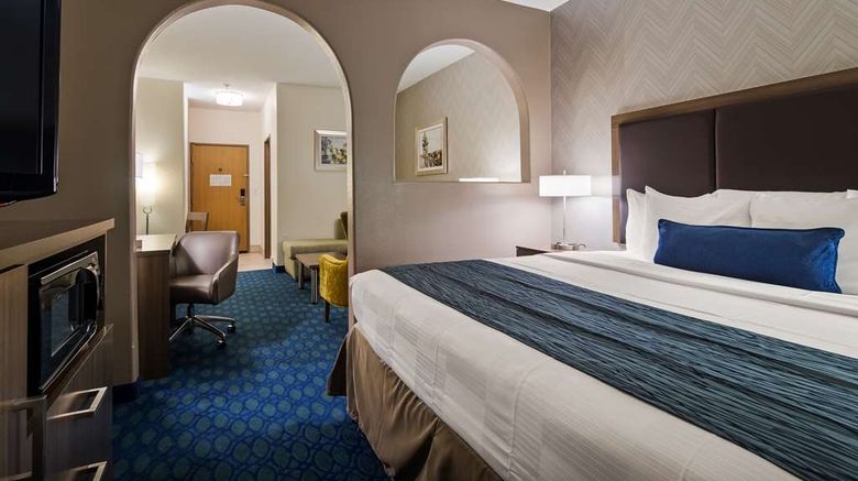 <b>Best Western Plus Tulsa Inn & Suites Suite</b>. Images powered by <a href="https://iceportal.shijigroup.com/" title="IcePortal" target="_blank">IcePortal</a>.