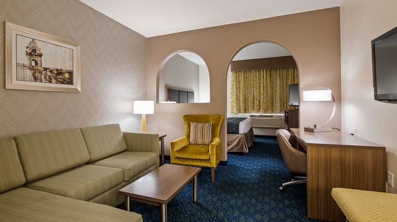 <b>Best Western Plus Tulsa Inn & Suites Suite</b>. Images powered by <a href="https://iceportal.shijigroup.com/" title="IcePortal" target="_blank">IcePortal</a>.