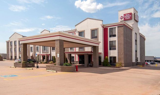 Best Western Plus Memorial Inn & Suites Exterior