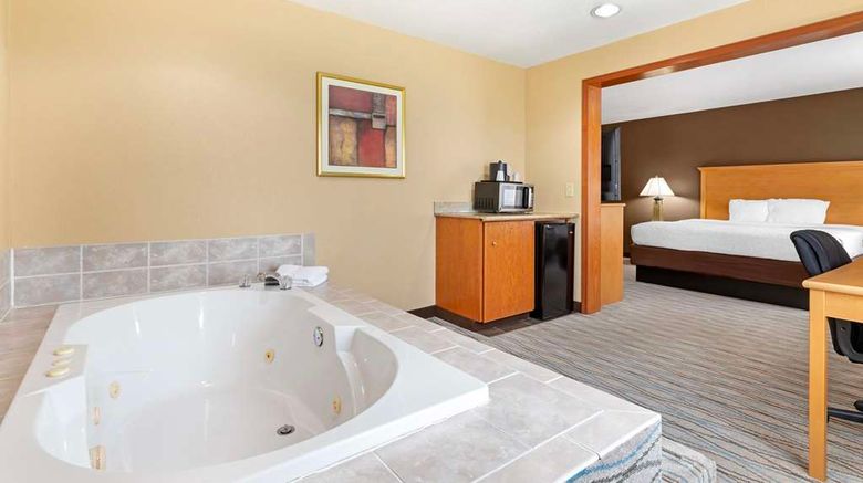 <b>Best Western Locust Grove Inn & Suites Suite</b>. Images powered by <a href="https://iceportal.shijigroup.com/" title="IcePortal" target="_blank">IcePortal</a>.