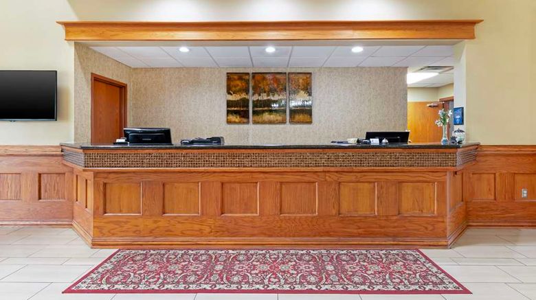 <b>Best Western Locust Grove Inn & Suites Lobby</b>. Images powered by <a href="https://iceportal.shijigroup.com/" title="IcePortal" target="_blank">IcePortal</a>.