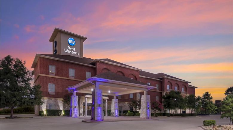 <b>Best Western Red River Inn & Suites Exterior</b>. Images powered by <a href="https://iceportal.shijigroup.com/" title="IcePortal" target="_blank">IcePortal</a>.
