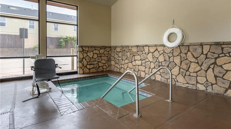 <b>Best Western Plus Cimarron Hotel & Suite Pool</b>. Images powered by <a href="https://iceportal.shijigroup.com/" title="IcePortal" target="_blank">IcePortal</a>.