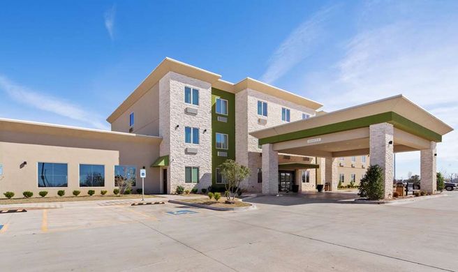 Best Western Lindsay Inn & Suites Exterior