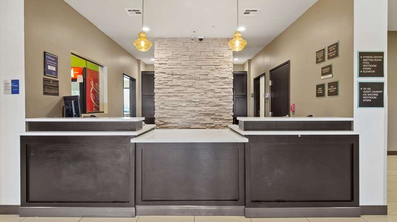 <b>Best Western Lindsay Inn & Suites Lobby</b>. Images powered by <a href="https://iceportal.shijigroup.com/" title="IcePortal" target="_blank">IcePortal</a>.