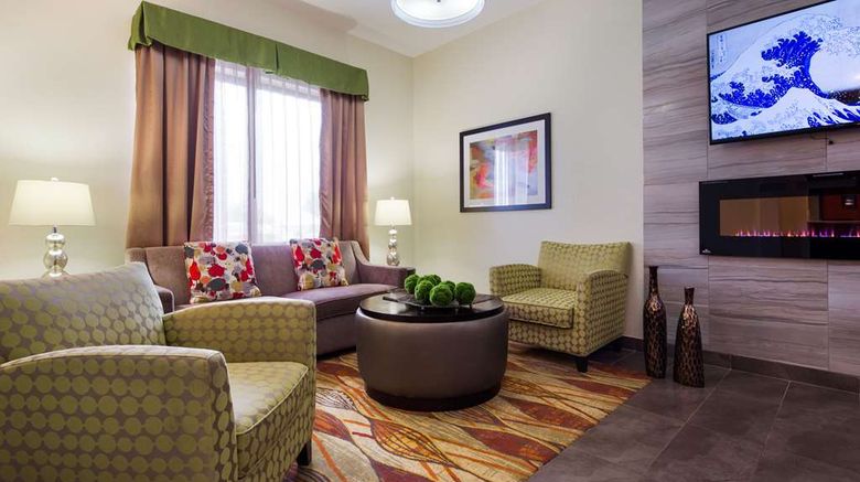 <b>Best Western Plus Fairview Inn & Suites Lobby</b>. Images powered by <a href="https://iceportal.shijigroup.com/" title="IcePortal" target="_blank">IcePortal</a>.