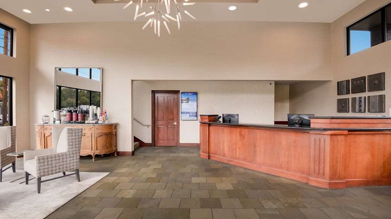 <b>Best Western New Oregon Lobby</b>. Images powered by <a href="https://iceportal.shijigroup.com/" title="IcePortal" target="_blank">IcePortal</a>.
