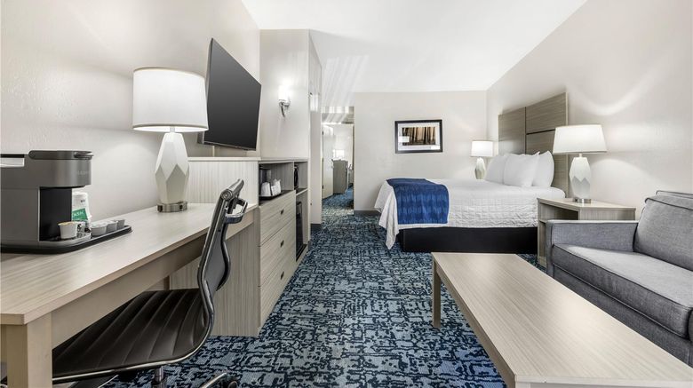 <b>Best Western New Oregon Suite</b>. Images powered by <a href="https://iceportal.shijigroup.com/" title="IcePortal" target="_blank">IcePortal</a>.