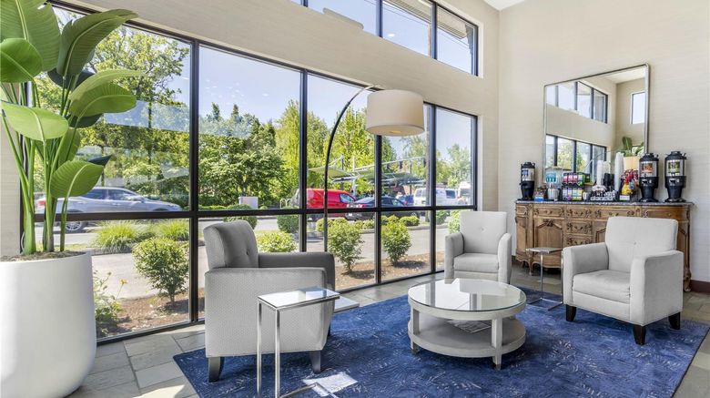 <b>Best Western New Oregon Lobby</b>. Images powered by <a href="https://iceportal.shijigroup.com/" title="IcePortal" target="_blank">IcePortal</a>.