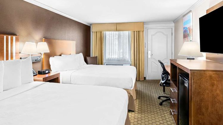 SureStay by Best Western Lakeview Room