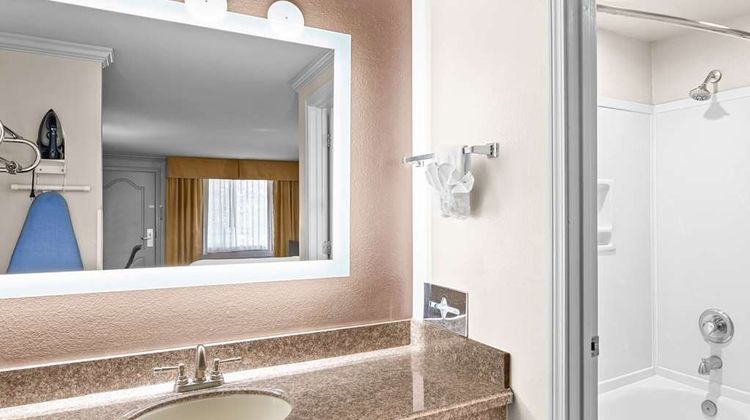 SureStay by Best Western Lakeview Room