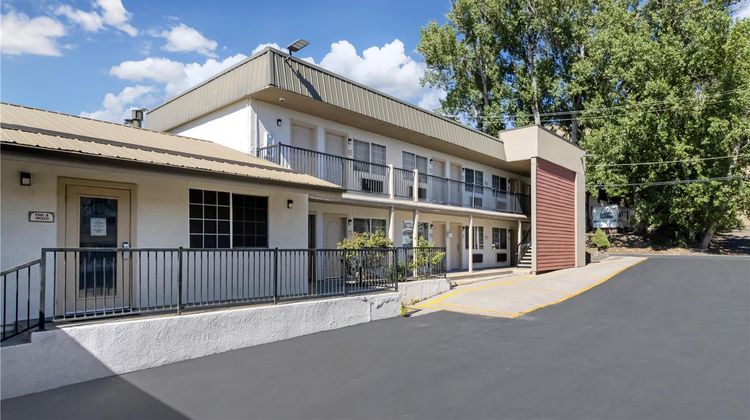 SureStay by Best Western Lakeview Exterior