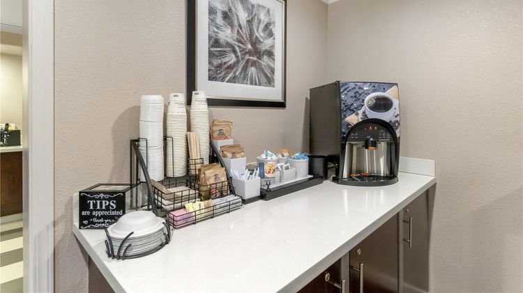 SureStay by Best Western Lakeview Lobby
