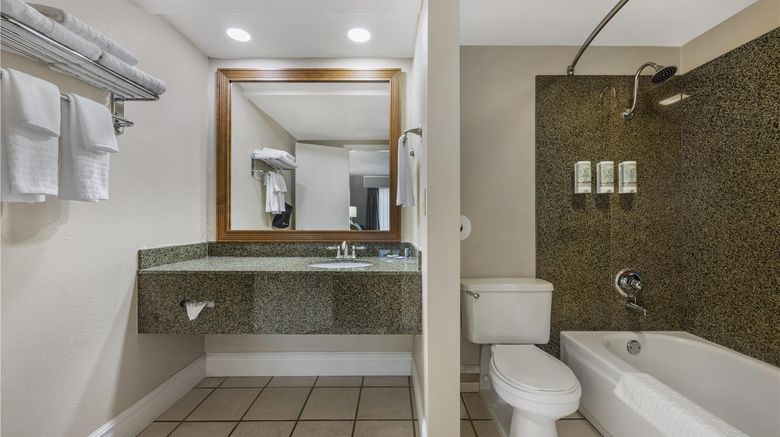 <b>Best Western Pier Point Inn Room</b>. Images powered by <a href="https://iceportal.shijigroup.com/" title="IcePortal" target="_blank">IcePortal</a>.