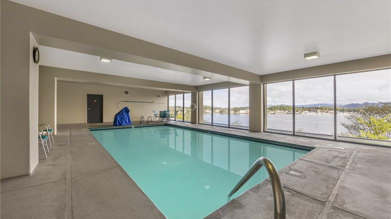 <b>Best Western Pier Point Inn Pool</b>. Images powered by <a href="https://iceportal.shijigroup.com/" title="IcePortal" target="_blank">IcePortal</a>.