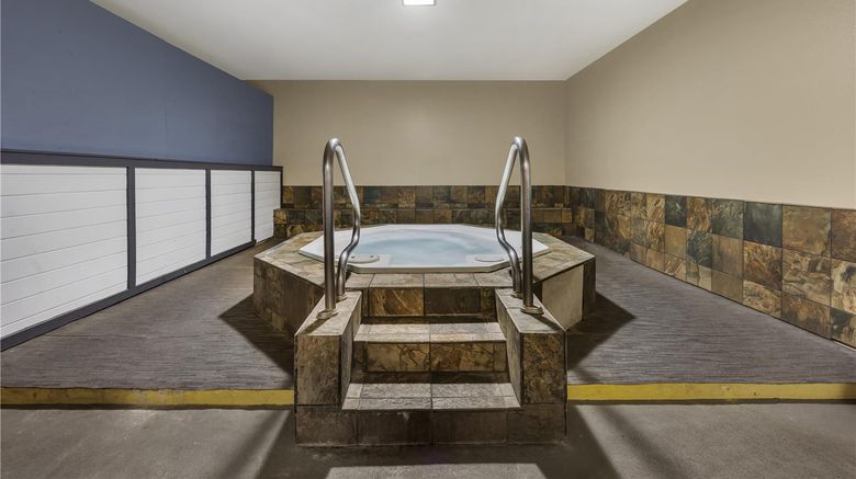 <b>Best Western Pier Point Inn Pool</b>. Images powered by <a href="https://iceportal.shijigroup.com/" title="IcePortal" target="_blank">IcePortal</a>.