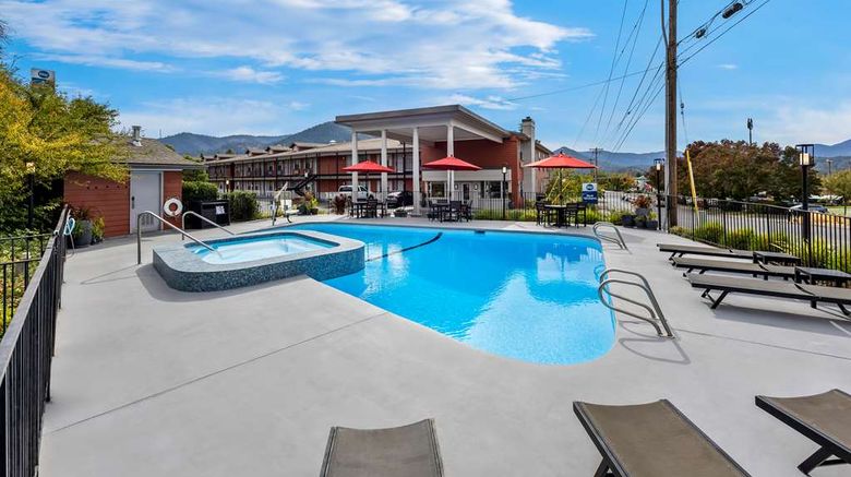 <b>Best Western Grants Pass Inn Pool</b>. Images powered by <a href="https://iceportal.shijigroup.com/" title="IcePortal" target="_blank">IcePortal</a>.
