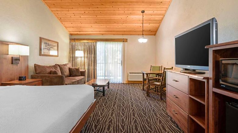 <b>Best Western Ponderosa Lodge Room</b>. Images powered by <a href="https://iceportal.shijigroup.com/" title="IcePortal" target="_blank">IcePortal</a>.