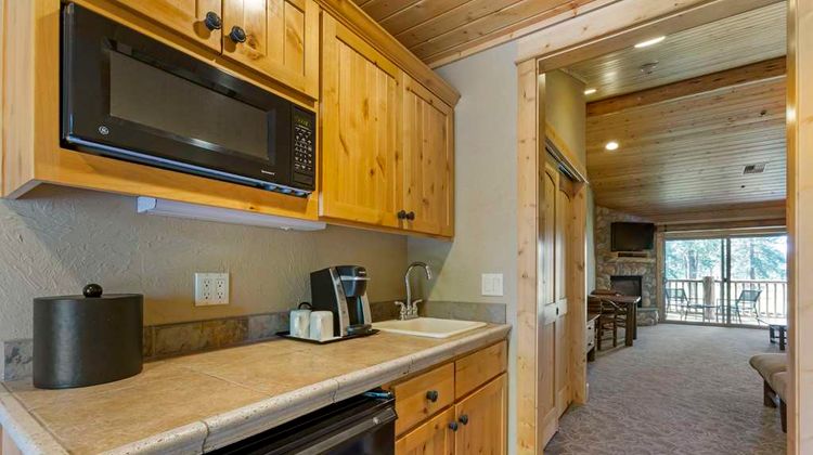 Best Western Ponderosa Lodge Suite