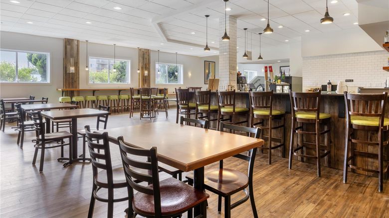<b>Best Western Plus Ocean View Resort Restaurant</b>. Images powered by <a href="https://iceportal.shijigroup.com/" title="IcePortal" target="_blank">IcePortal</a>.