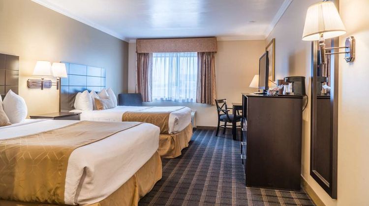 Best Western Inn & Suites Room