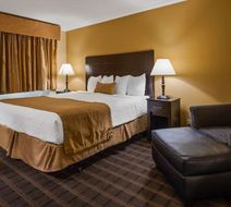 Best Western Inn & Suites Room