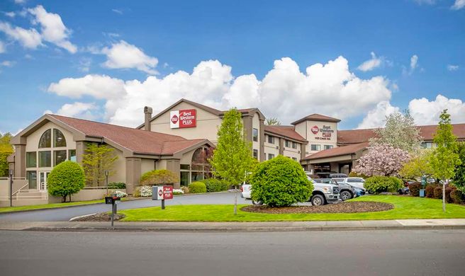 Best Western Plus Mill Creek Inn Exterior