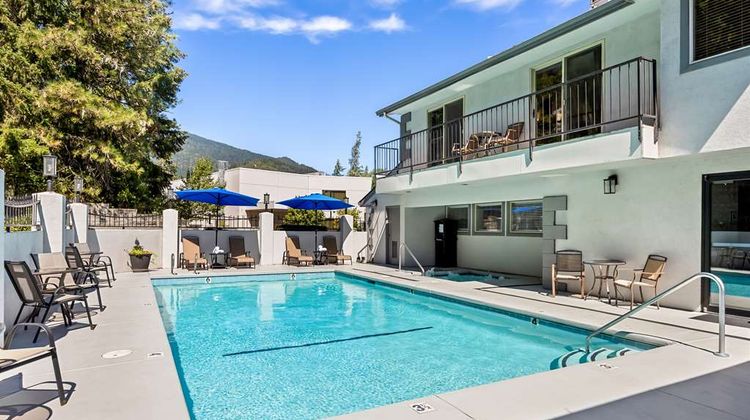Best Western Inn at The Rogue Pool