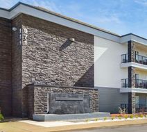 Best Western Grand Manor Inn Exterior