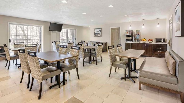 <b>Best Western Grand Manor Inn Restaurant</b>. Images powered by <a href="https://iceportal.shijigroup.com/" title="IcePortal" target="_blank">IcePortal</a>.