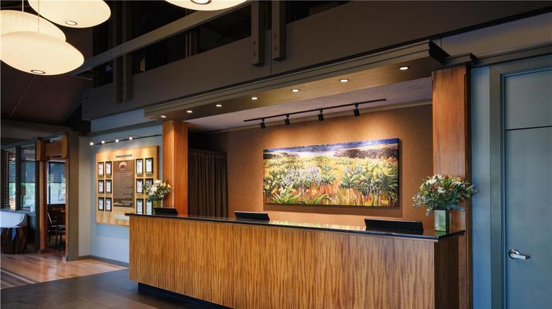 <b>Best Western Plus Hood River Inn Lobby</b>. Images powered by <a href="https://iceportal.shijigroup.com/" title="IcePortal" target="_blank">IcePortal</a>.