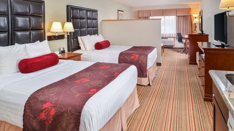 Best Western Plus Rama Inn Room