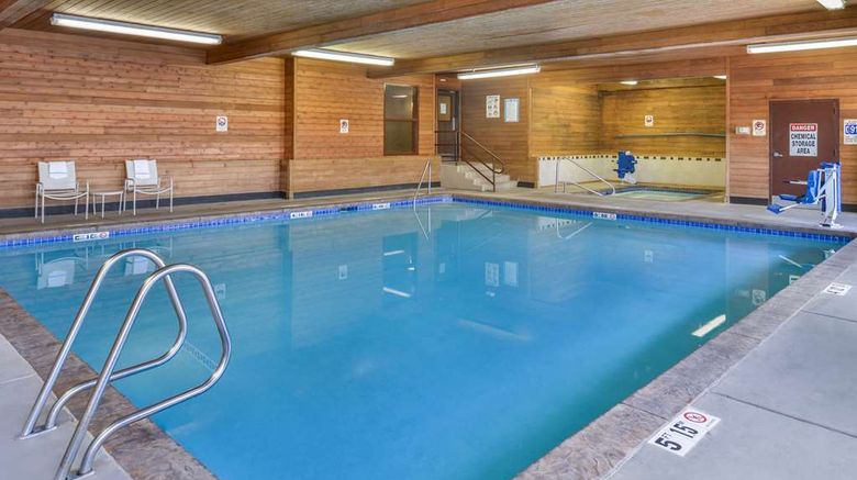 <b>Best Western Plus Rama Inn Pool</b>. Images powered by <a href="https://iceportal.shijigroup.com/" title="IcePortal" target="_blank">IcePortal</a>.