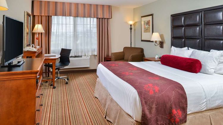 Best Western Plus Rama Inn Room