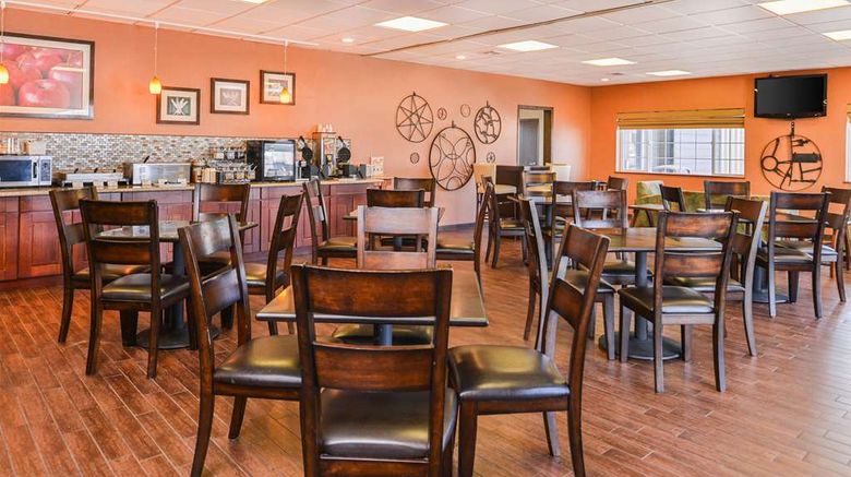 <b>Best Western Plus Rama Inn Restaurant</b>. Images powered by <a href="https://iceportal.shijigroup.com/" title="IcePortal" target="_blank">IcePortal</a>.