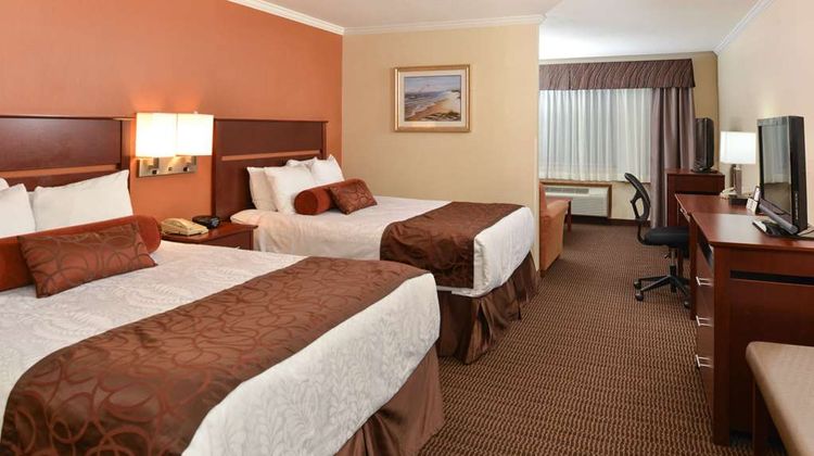 Best Western Plus Landmark Inn Room