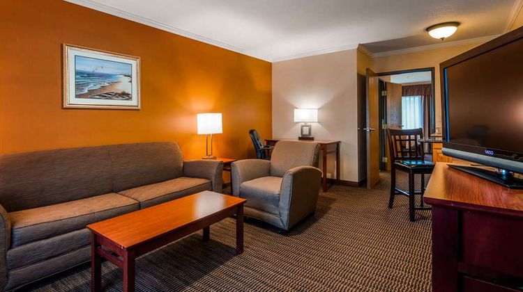 Best Western Plus Landmark Inn Suite