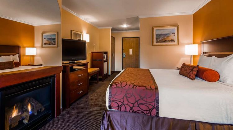 Best Western Plus Landmark Inn Room