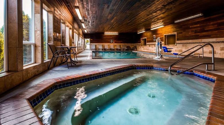 <b>Best Western Plus Landmark Inn Pool</b>. Images powered by <a href="https://iceportal.shijigroup.com/" title="IcePortal" target="_blank">IcePortal</a>.