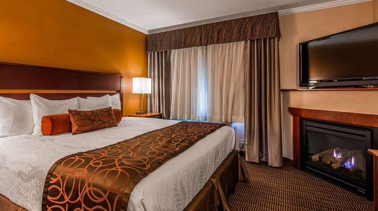 Best Western Plus Landmark Inn Room