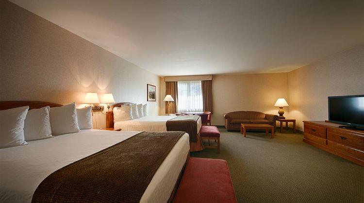 Best Western Oak Meadows Inn Suite