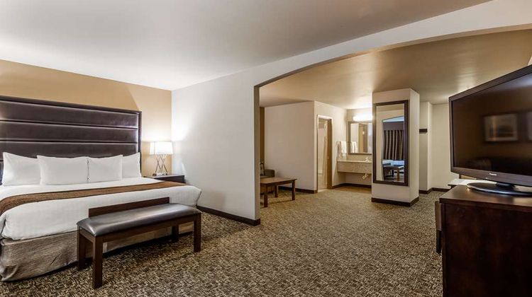 Best Western Oak Meadows Inn Suite