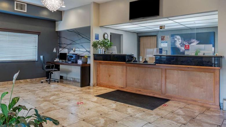 <b>Best Western Newberg Inn Lobby</b>. Images powered by <a href="https://iceportal.shijigroup.com/" title="IcePortal" target="_blank">IcePortal</a>.
